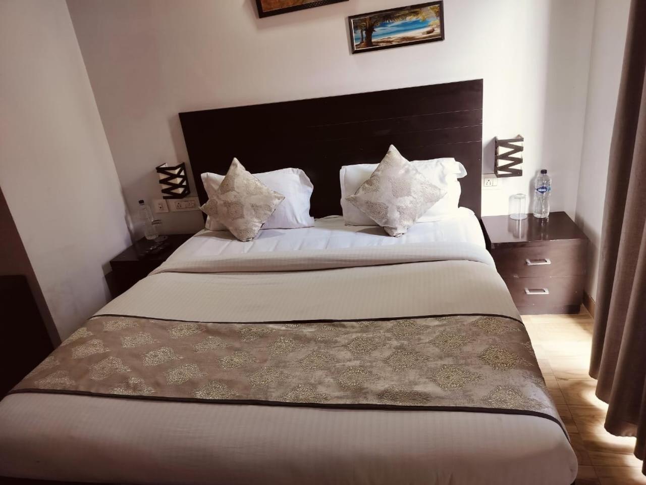 Pearl Suites At Omex Entrenity Vrindāvan Dış mekan fotoğraf