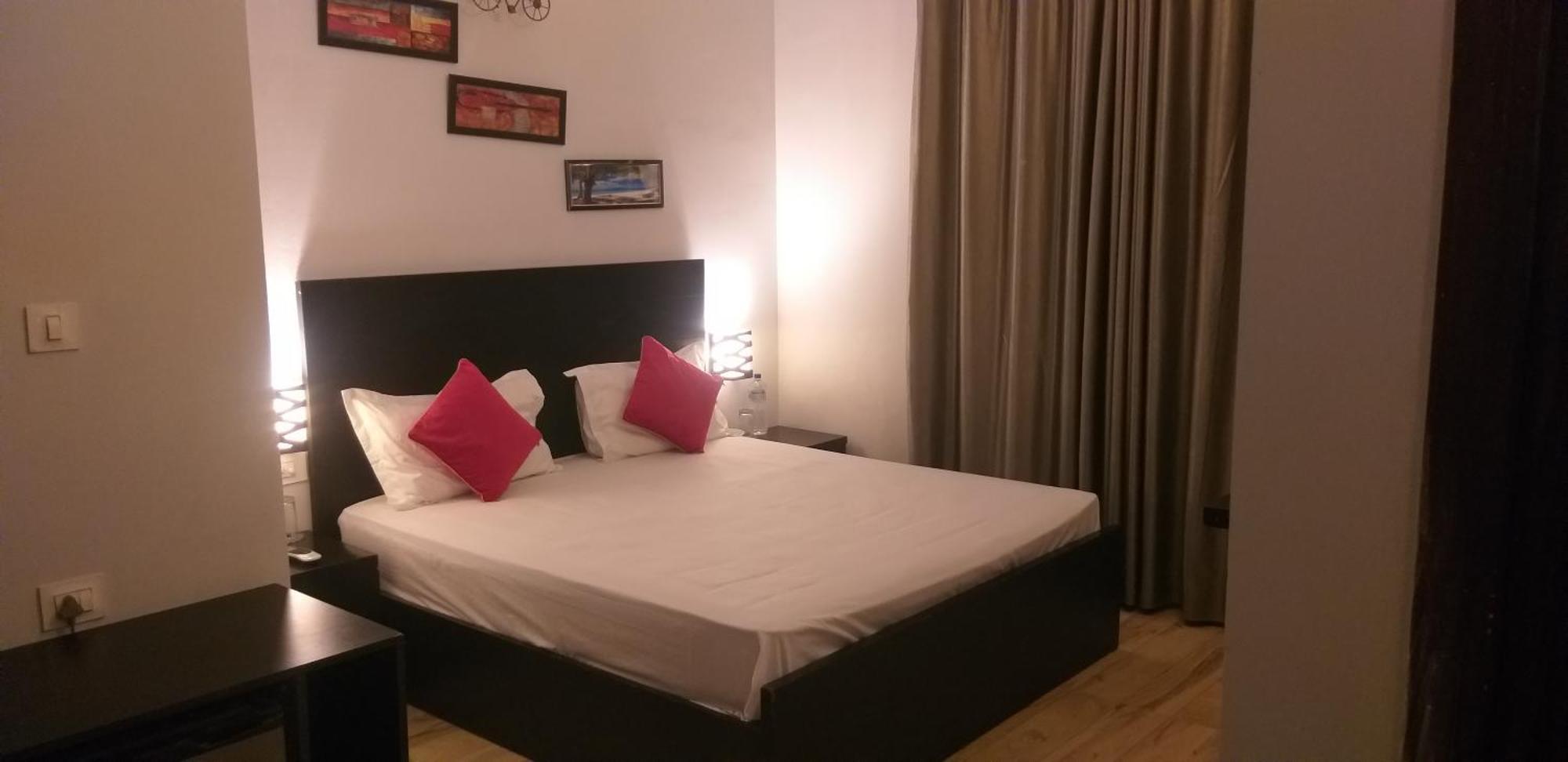 Pearl Suites At Omex Entrenity Vrindāvan Dış mekan fotoğraf