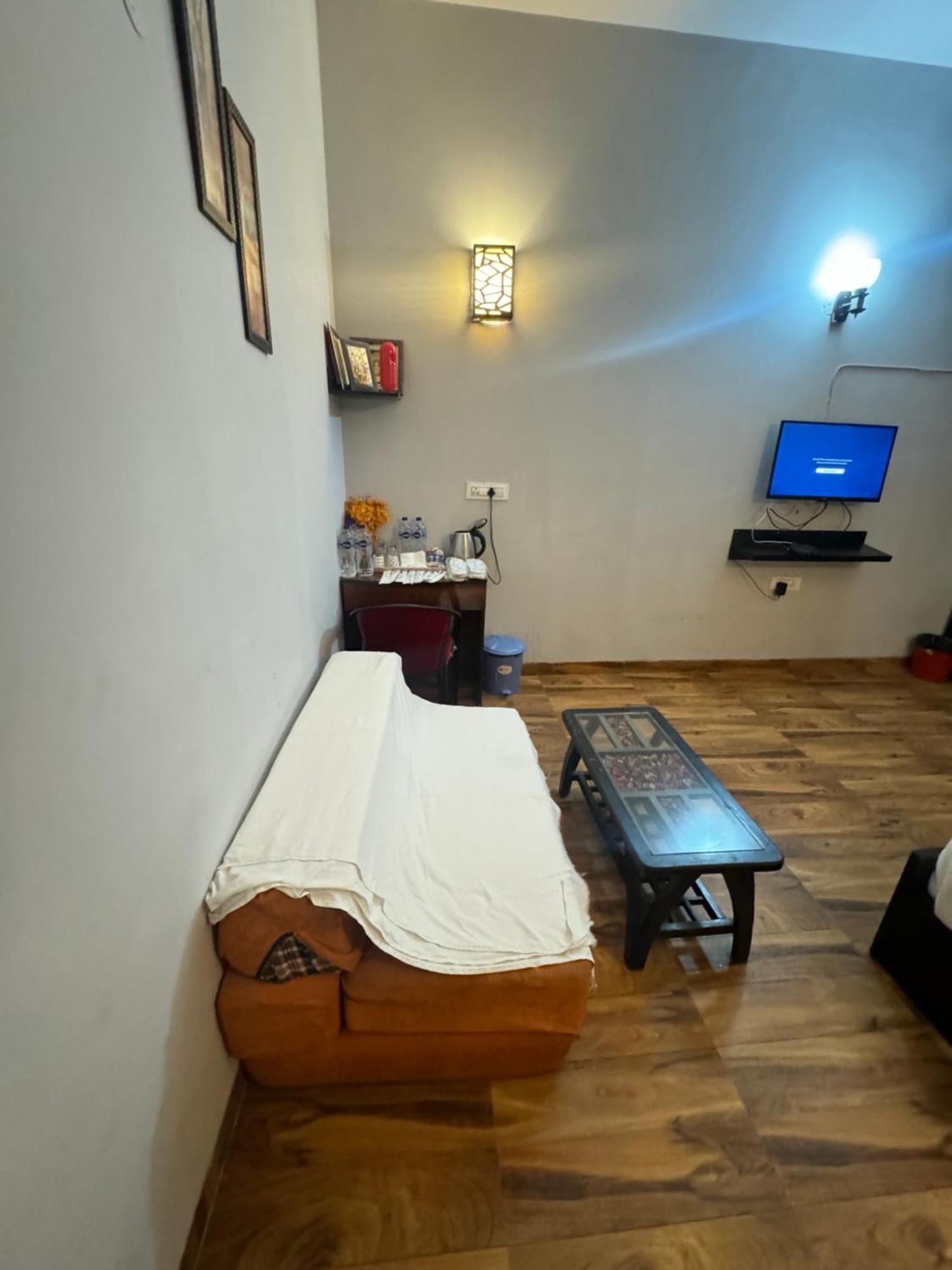 Pearl Suites At Omex Entrenity Vrindāvan Dış mekan fotoğraf