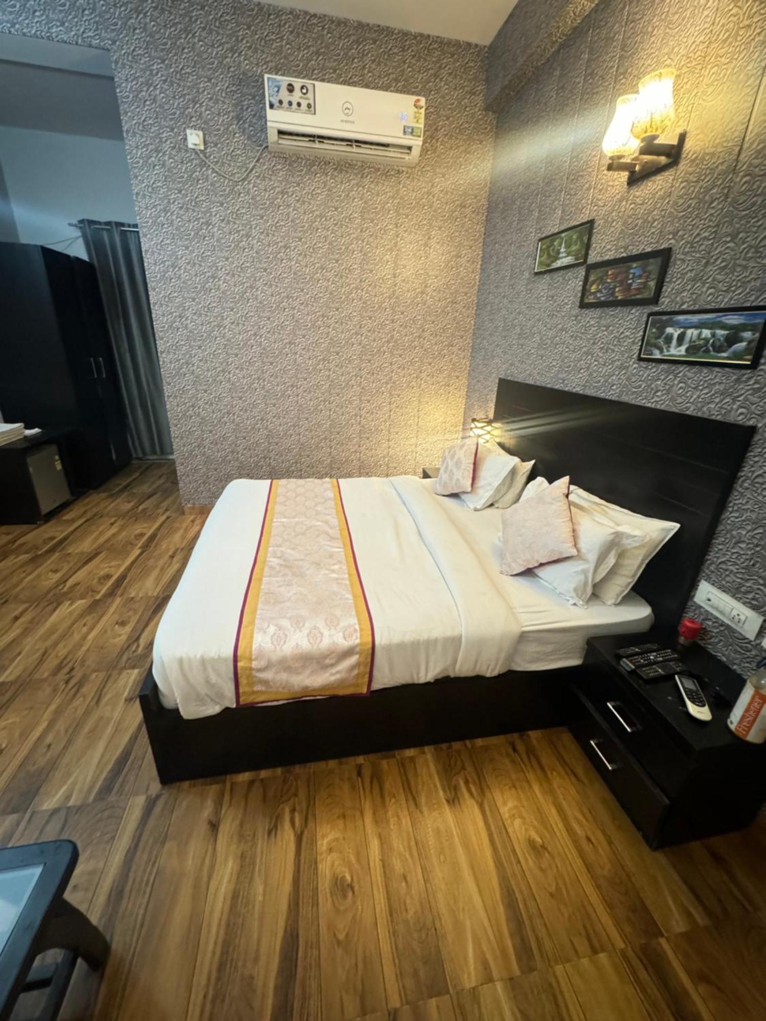 Pearl Suites At Omex Entrenity Vrindāvan Dış mekan fotoğraf